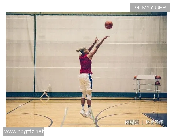 惊呆！WNBA前锋大秀天龙 技巧超群裁判却无动于衷